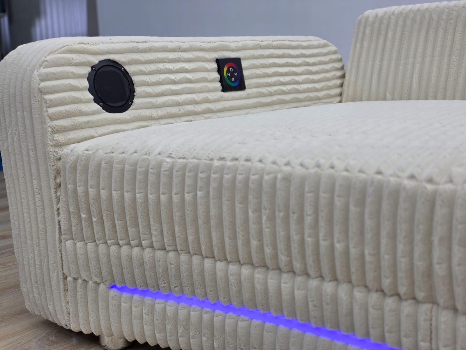Colțar Cu LED Si BOXE - Import Germania 320 Cm/ 200 Cm