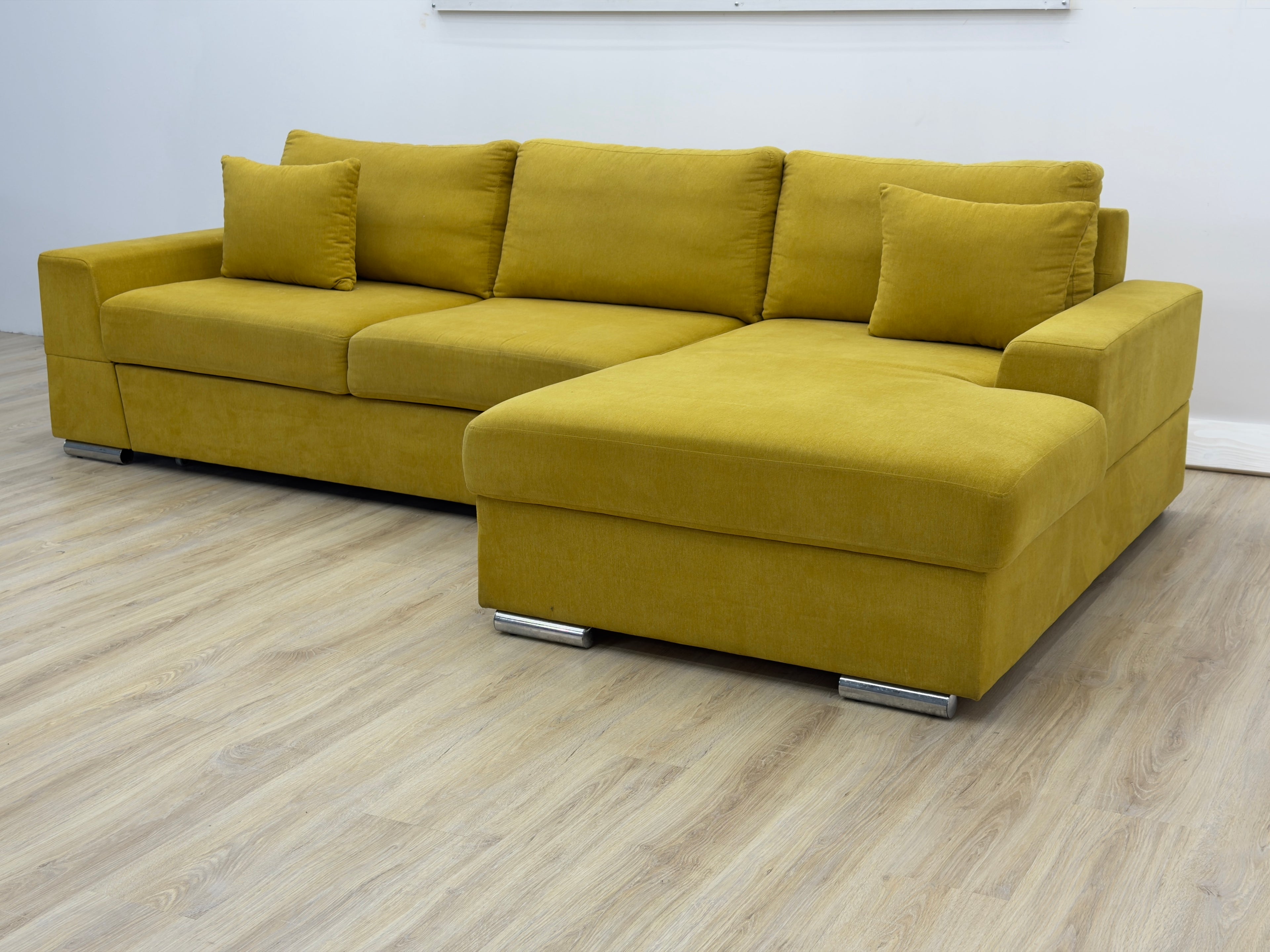 Colțar modern extensibil – confort, spațiu și design premium pentru livingul tău!