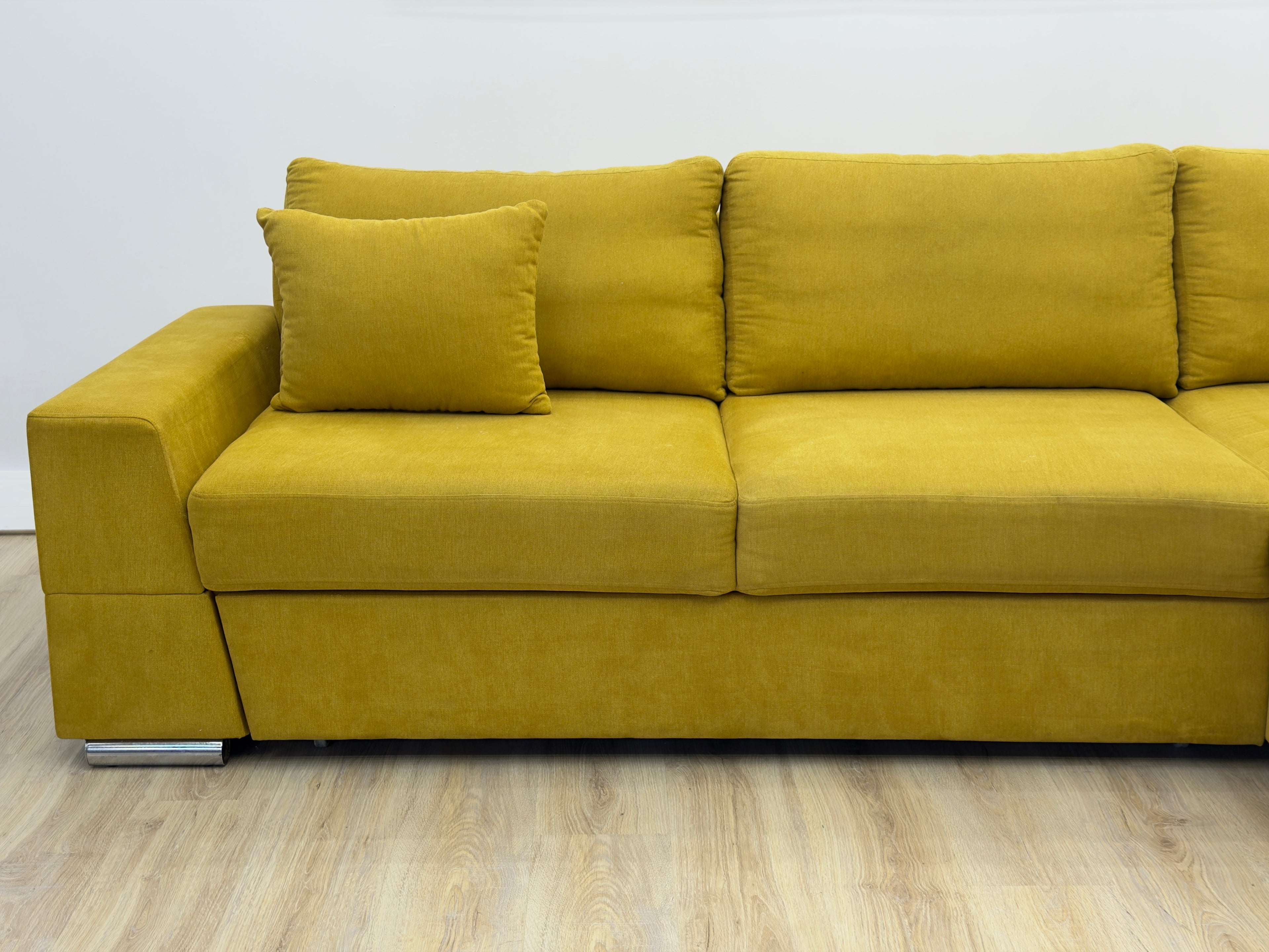 Colțar modern extensibil – confort, spațiu și design premium pentru livingul tău!