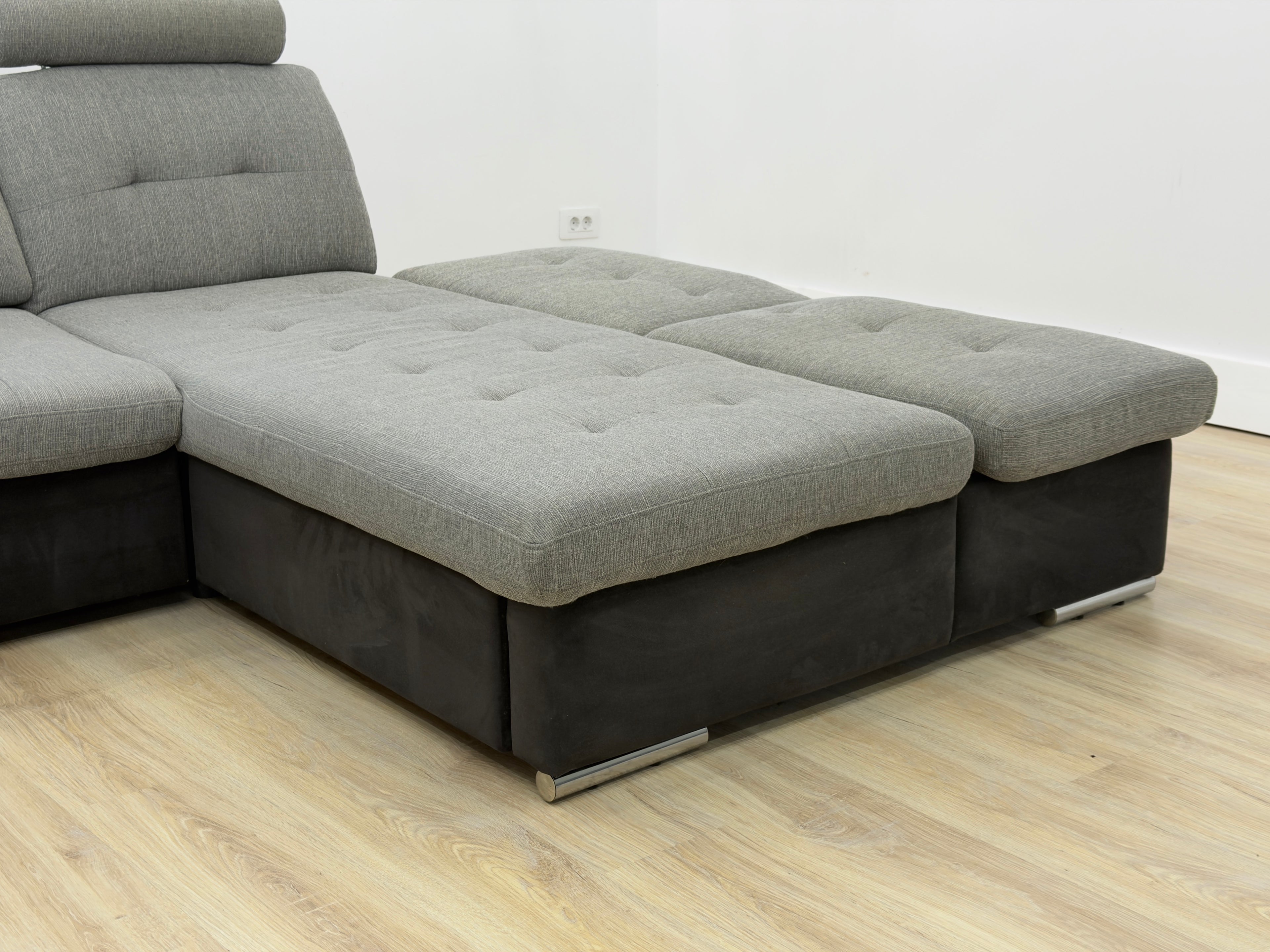 Colțar Extensibil Import Germania - 2800 lei 310 Cm/195 Cm