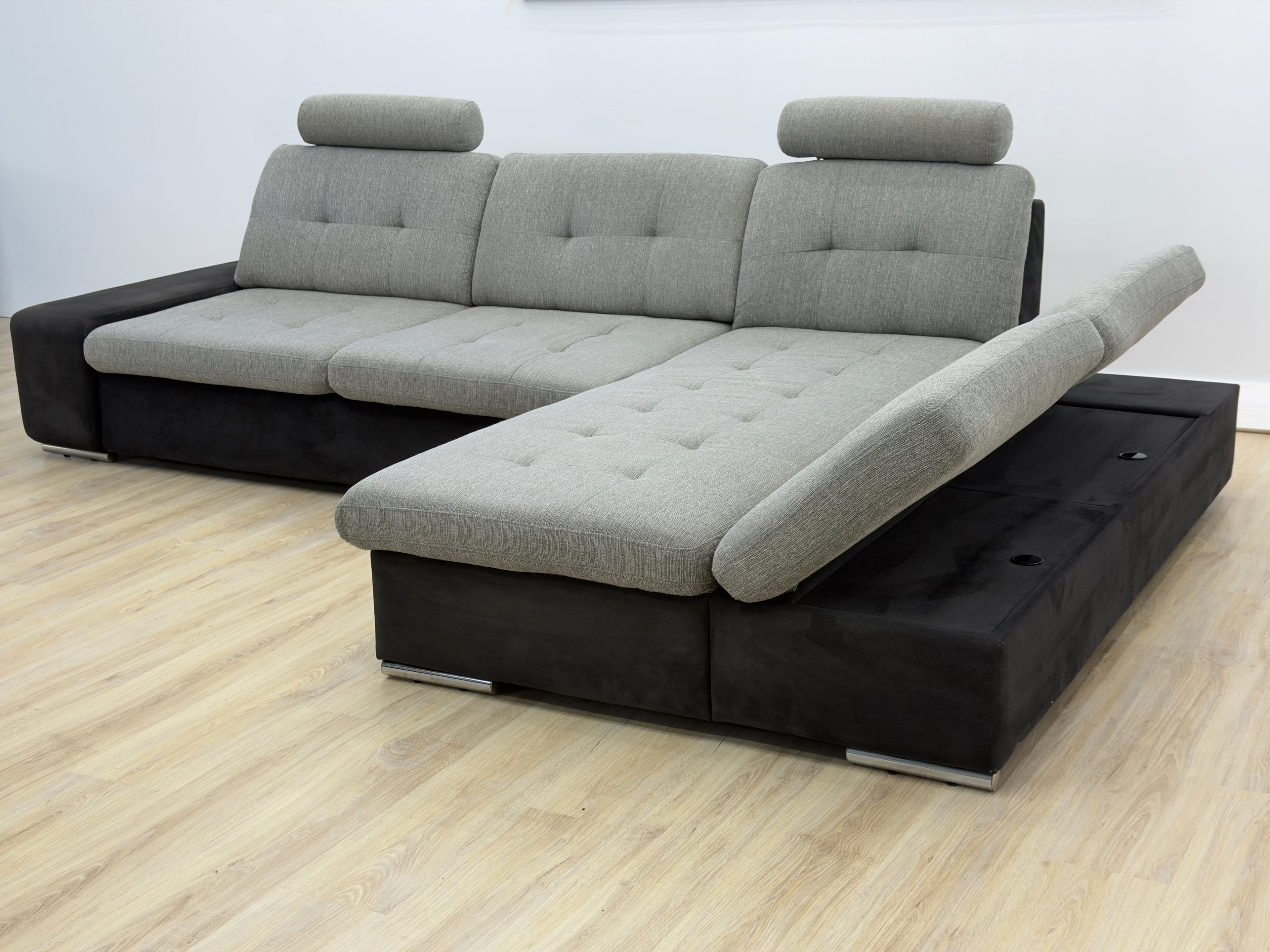 Colțar Extensibil Import Germania - 2800 lei 310 Cm/195 Cm