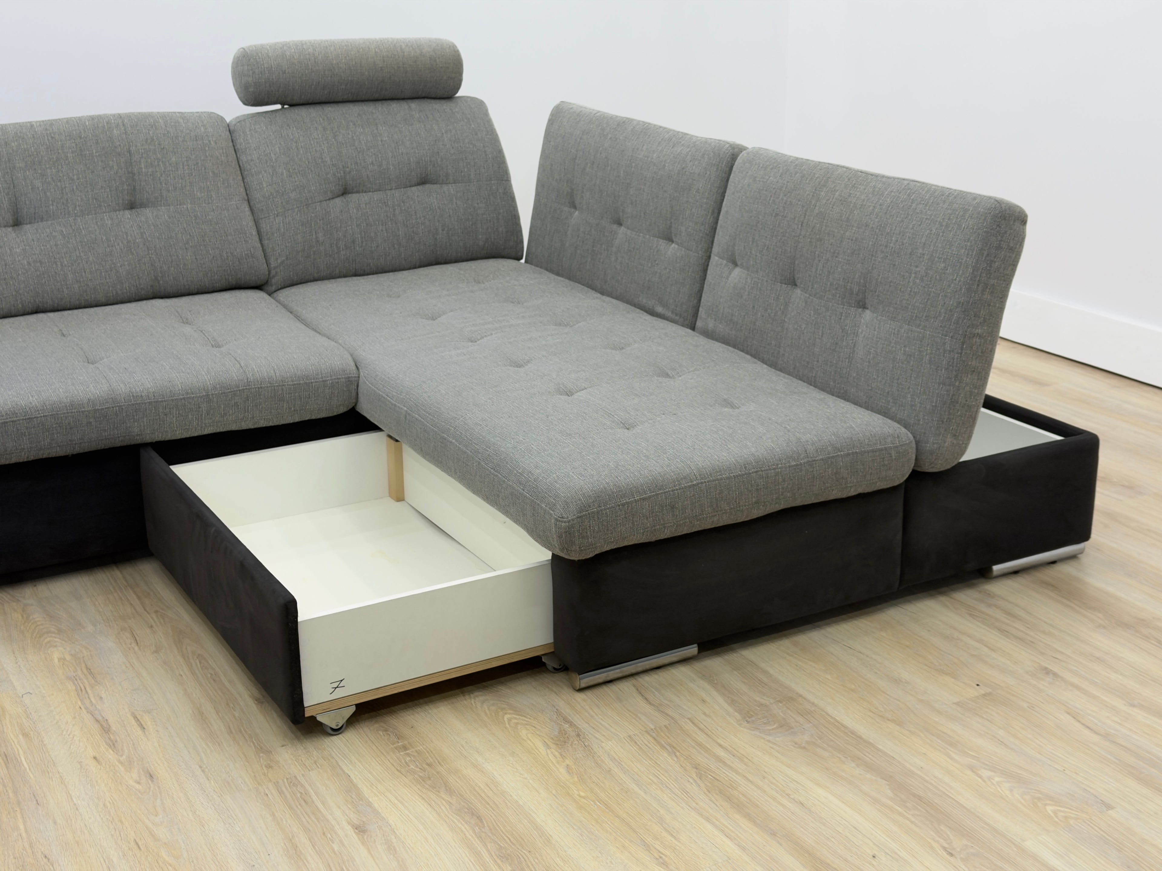 Colțar Extensibil Import Germania - 2800 lei 310 Cm/195 Cm