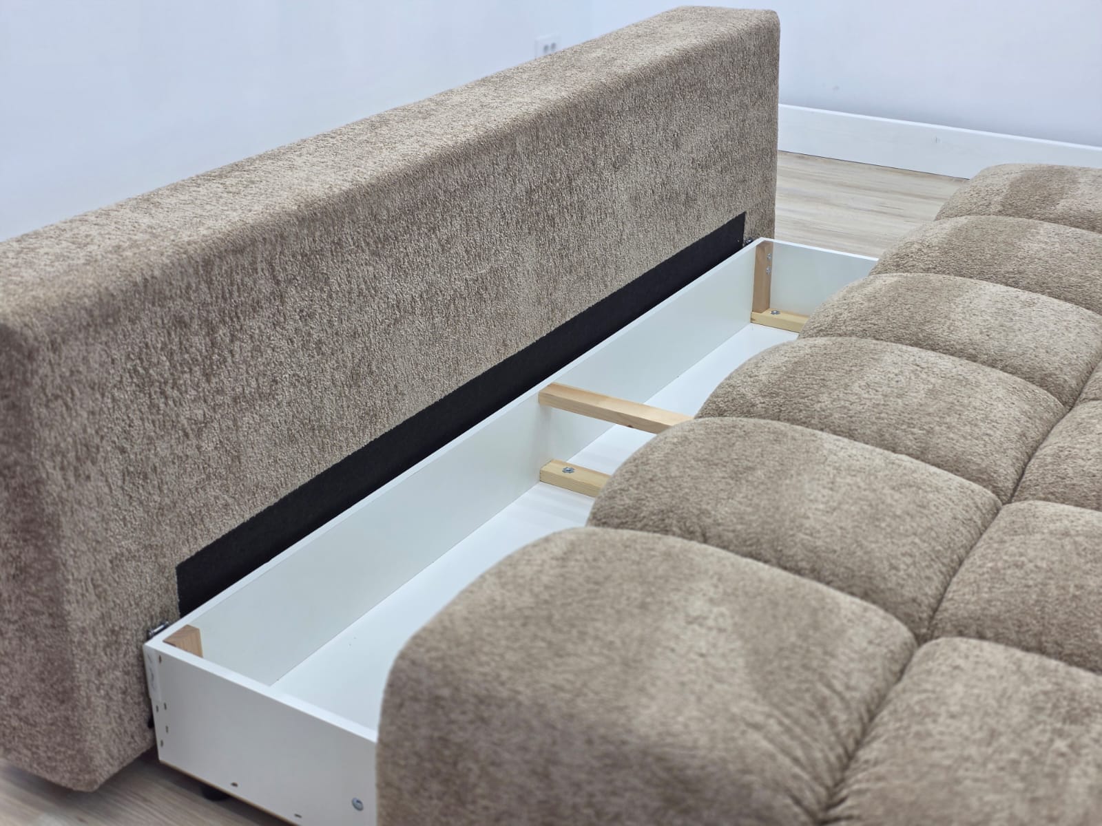 Canapea Extensibila JOY - Material modern ,,